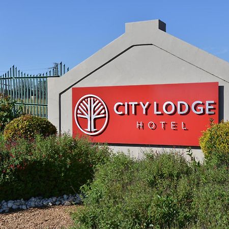 קמפטון פארק City Lodge Hotel Johannesburg Airport, Barbara Road מראה חיצוני תמונה