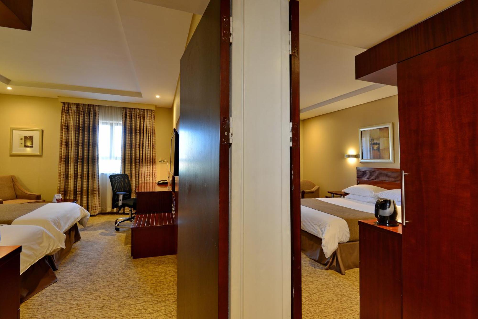 קמפטון פארק City Lodge Hotel Johannesburg Airport, Barbara Road מראה חיצוני תמונה