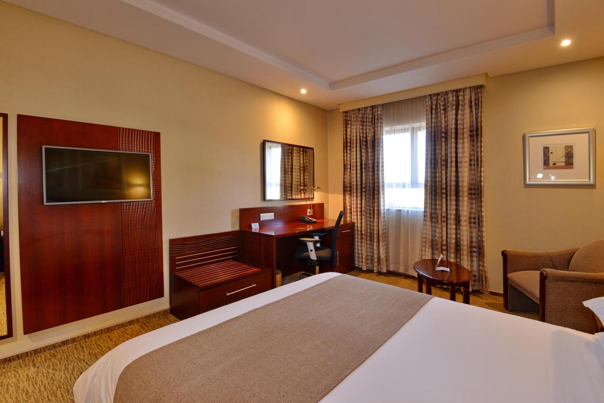 קמפטון פארק City Lodge Hotel Johannesburg Airport, Barbara Road מראה חיצוני תמונה