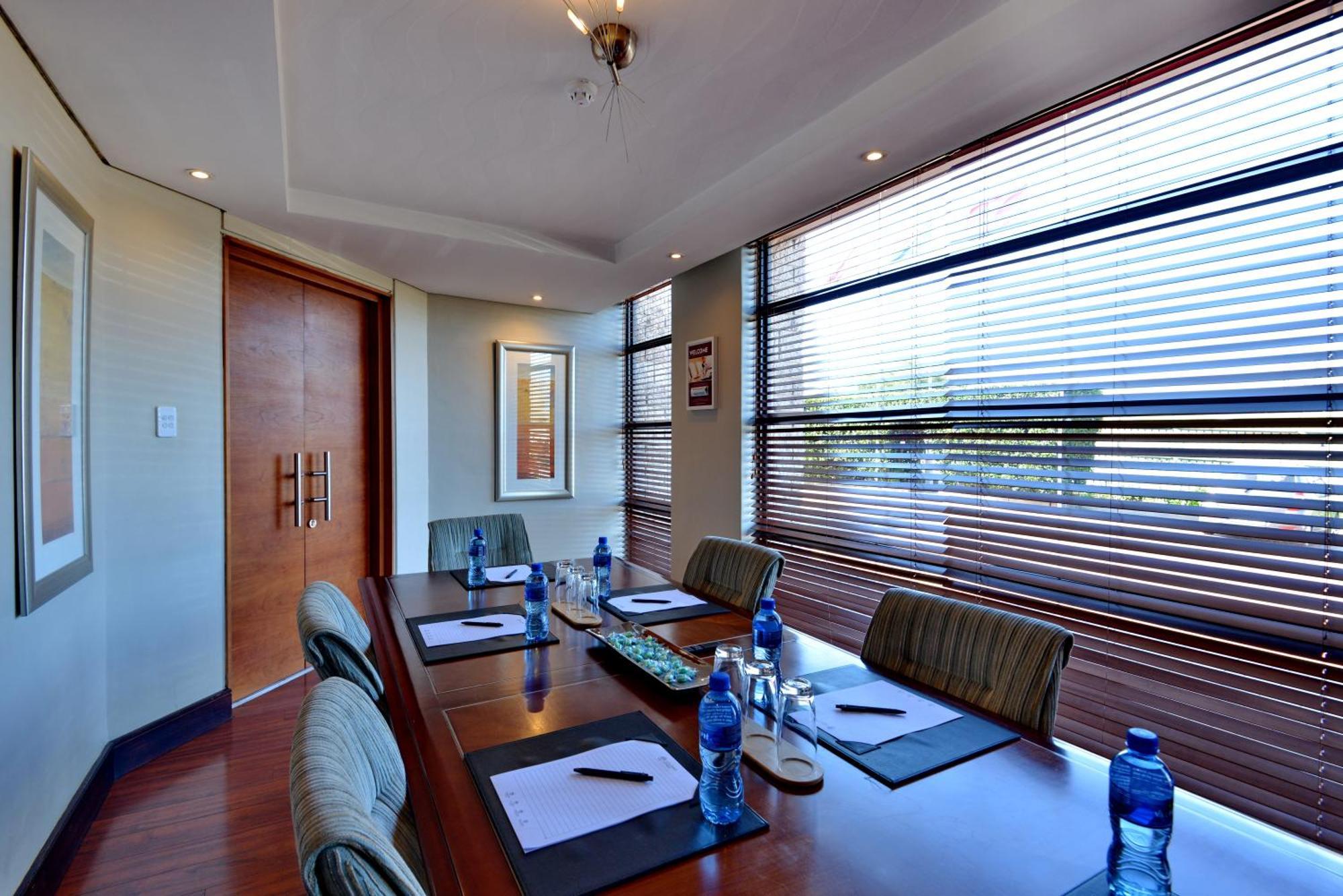 קמפטון פארק City Lodge Hotel Johannesburg Airport, Barbara Road מראה חיצוני תמונה