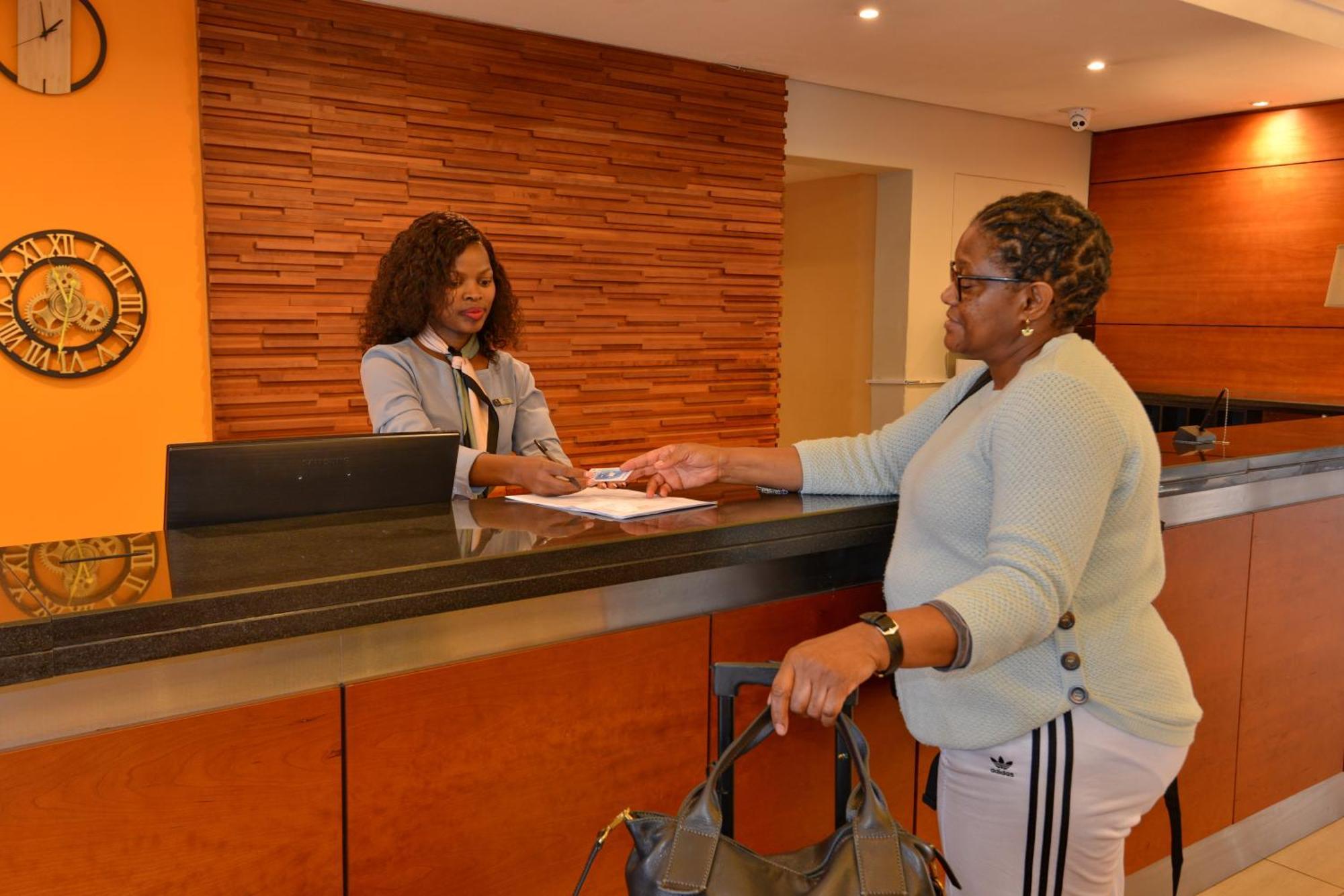 קמפטון פארק City Lodge Hotel Johannesburg Airport, Barbara Road מראה חיצוני תמונה